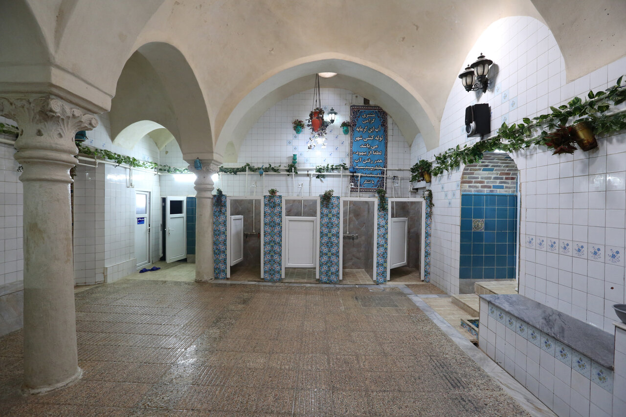 قرق باب همایون برای حمام رفتن قاجاریان