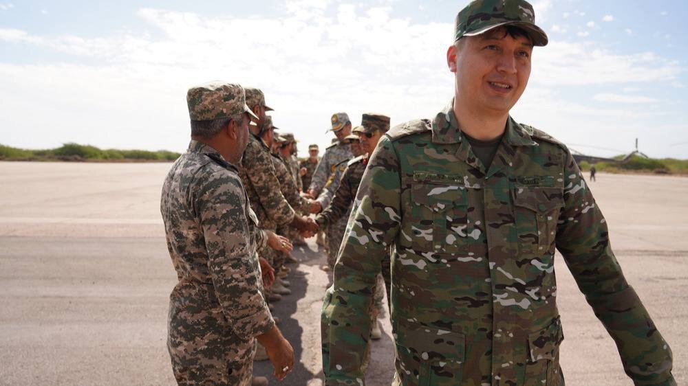 نظامیان ۸ کشور به همراه سرلشکرصفوی در جزیره بوموسی و تنگه هرمز | تصاویر