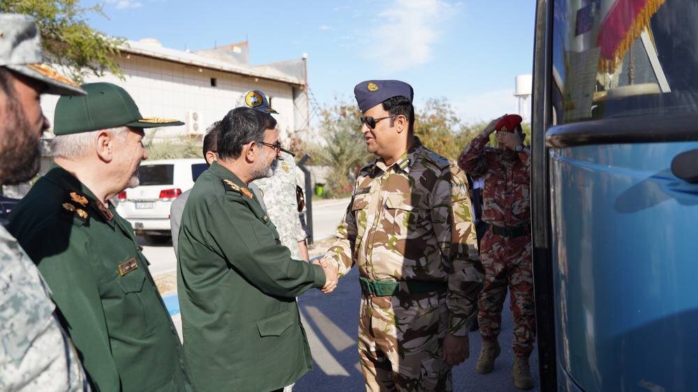 نظامیان ۸ کشور به همراه سرلشکرصفوی در جزیره بوموسی و تنگه هرمز | تصاویر