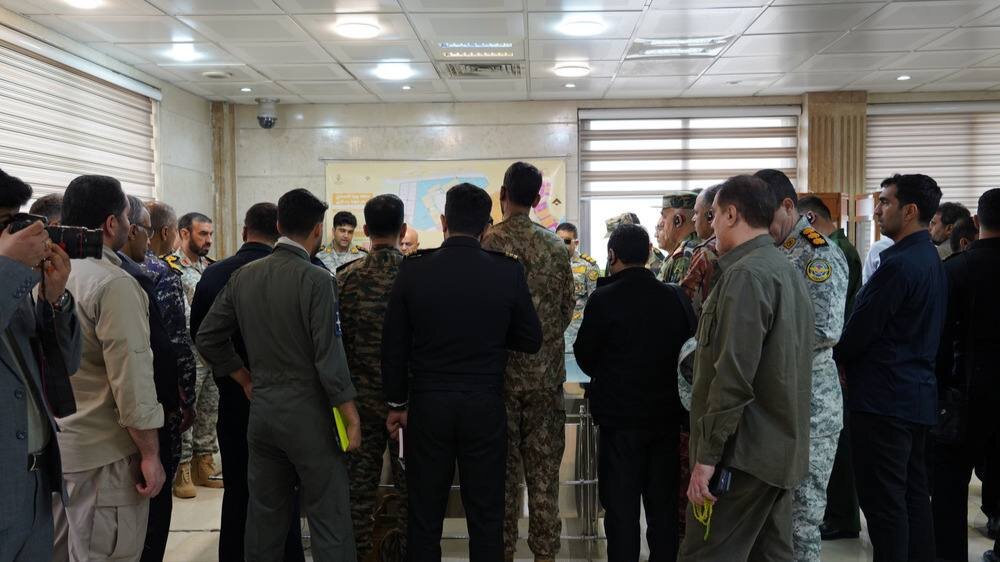 نظامیان ۸ کشور به همراه سرلشکرصفوی در جزیره بوموسی و تنگه هرمز | تصاویر