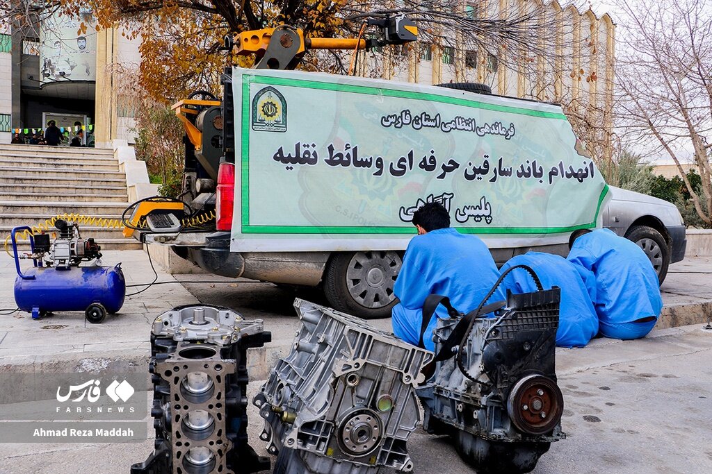 خالکوبی های عجیب و غریب بر روی بدن سارقین حرفهای | کشف اسلحه های جنگی از سارقین | تصاویر