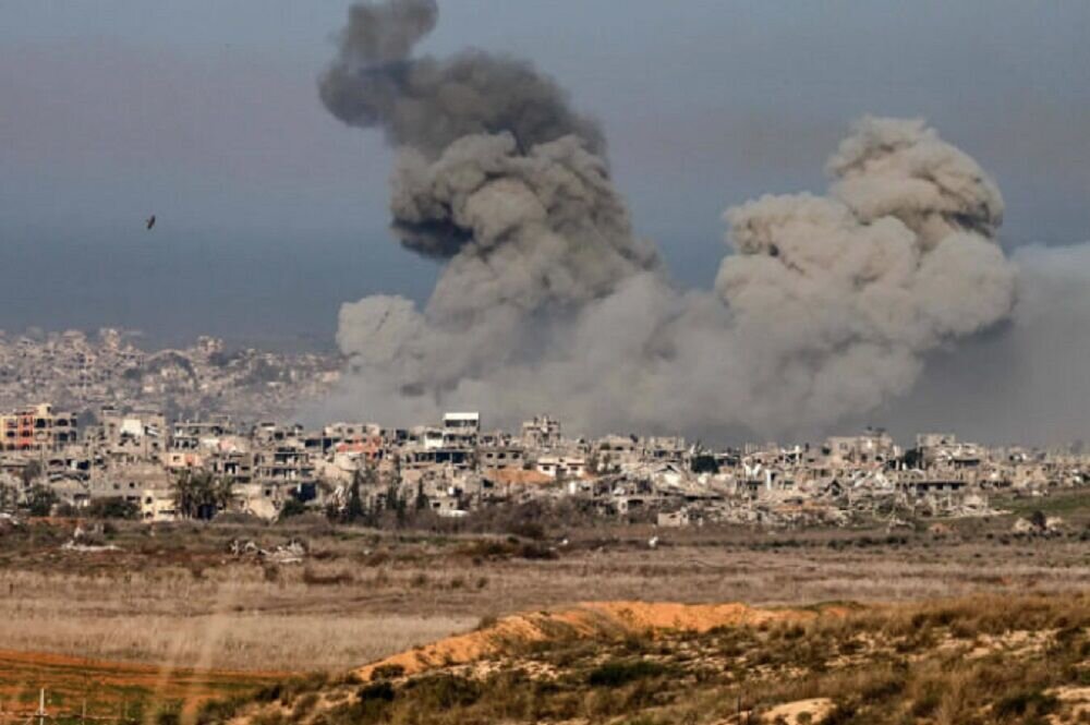 اعتراض دردناک یک خبرنگار به سیاستهای آمریکا در غزه + فیلم | ببینید چگونه او را بیرون میاندازند ! غزه