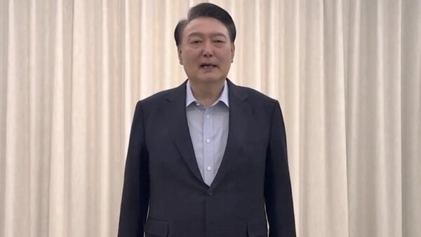 تصاویری از دستگیری رئیسجمهور معزول کرهجنوبی | ویدئو