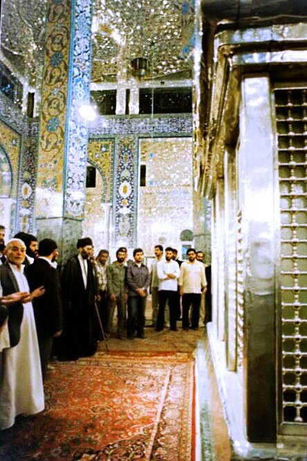 تصاویری از تشرف حضرت آیتالله خامنهای به حرم حضرت زینب(س) در سال ۱۳۶۳