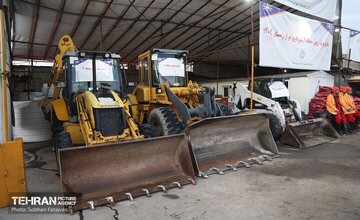 آماده‌باش ۳۰۰ دستگاه ماشین تخصصی برف‌روبی در تهران