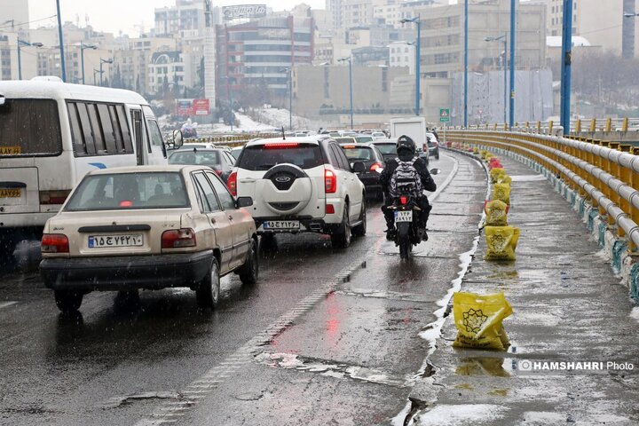یک روز برفی در تهران