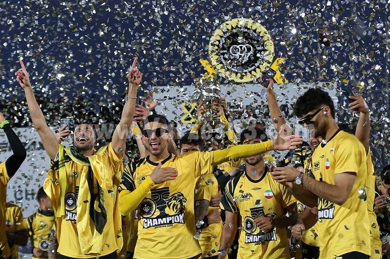 رقص لیموچی پس از شکست پرسپولیس + عکس