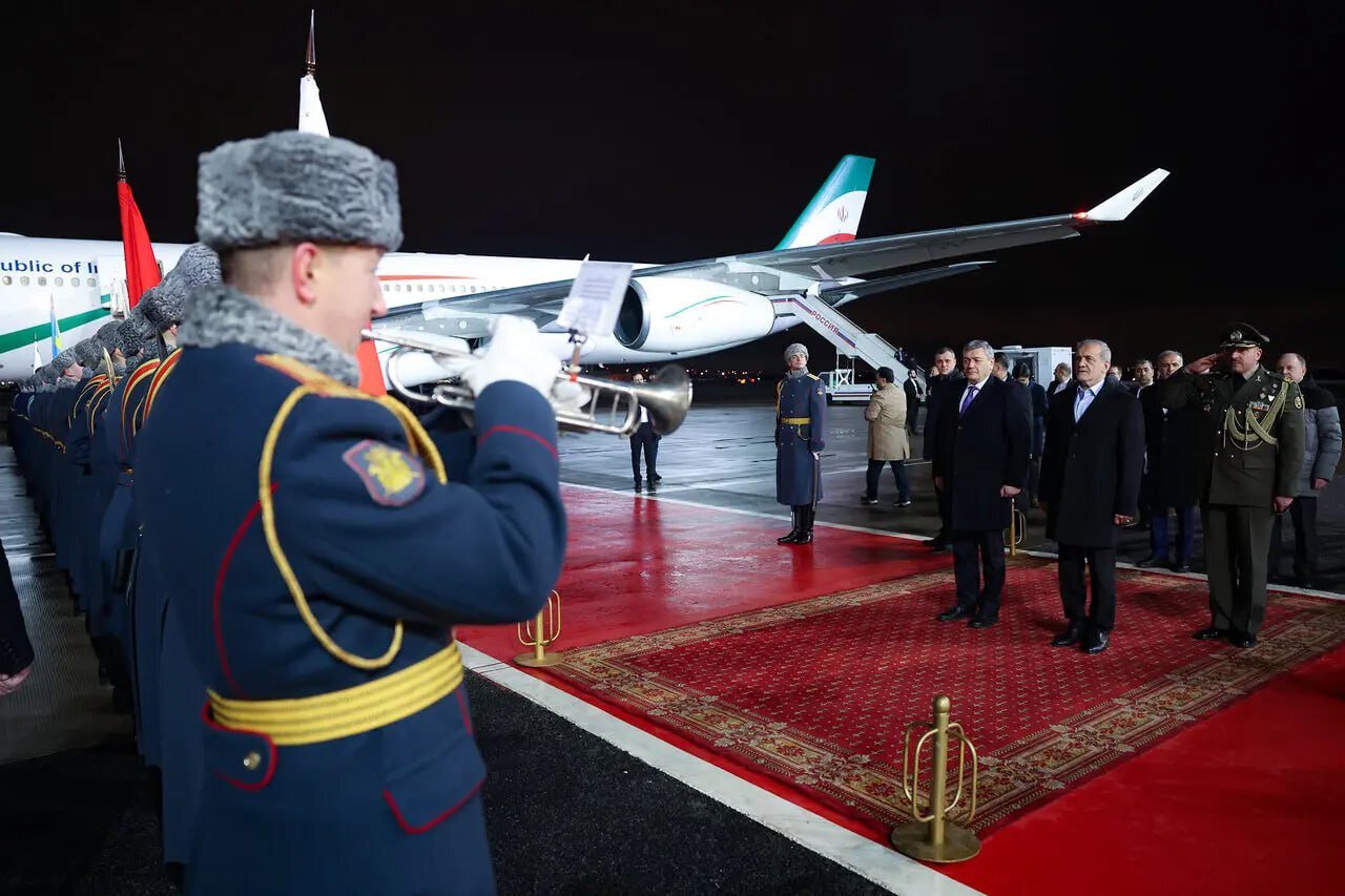 روس ها این گونه پزشکیان را بدرقه کردند | تصاویر