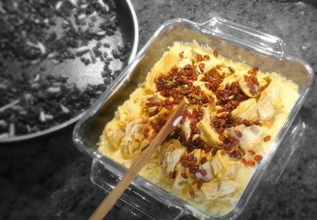 روش تهیه ته چین مرغ برای ۶ نفر | فوت و فن خوشعطر و خوشمزه شدن ته چین مرغ ؛ ادویه مرغ را چه موقع به غذا اضافه کنیم ؟