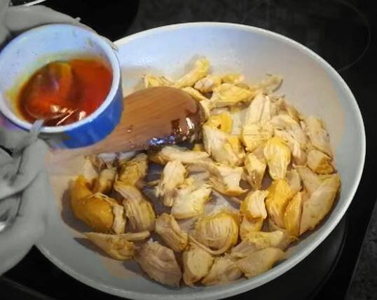 روش تهیه ته چین مرغ برای ۶ نفر | فوت و فن خوشعطر و خوشمزه شدن ته چین مرغ ؛ ادویه مرغ را چه موقع به غذا اضافه کنیم ؟