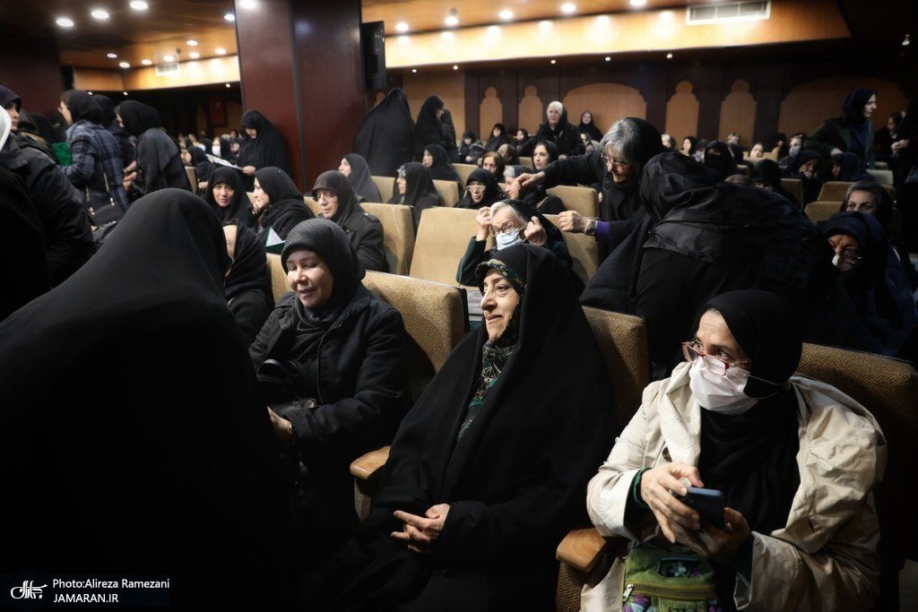 مراسم ختم تنها نماینده زن مجلس خبرگان قانون اساسی با حضور خانواده پزشکیان، زهرا بهروزآذر و معصومه ابتکار | تصاویر