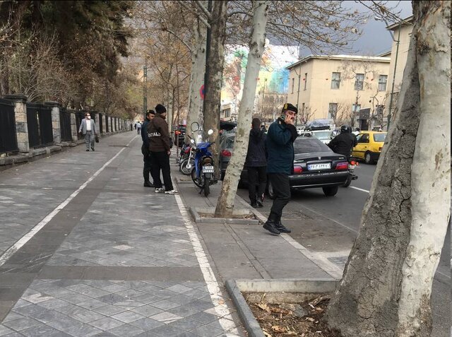 حضور خبرنگاران و پلیس مقابل دیوان عالی کشور | تصاویر