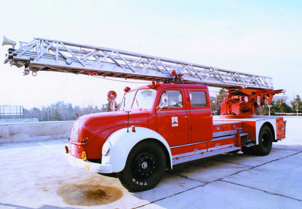 فرشتههای جانسخت تهران | عکس های تاریخی کمتر دیده شده از آتشنشانان تهران