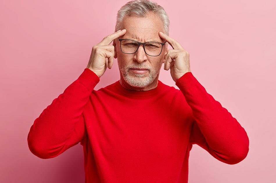 نشانههای حمله میگرن چیست و چگونه میتوان آن را مدیریت کرد؟