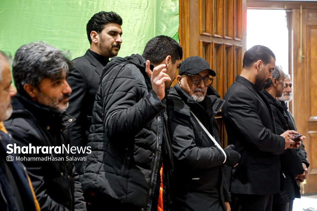 رضا عطاران در مراسم ختم پدرش در مشهد | ببینید