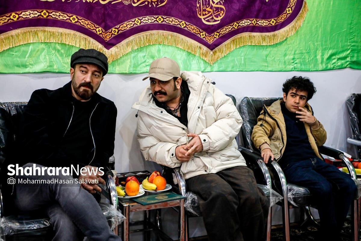 رضا عطاران با دست گچ گرفته در مراسم درگذشت پدرش ؛ مجید دلبندم هم آمده بود | تصاویر