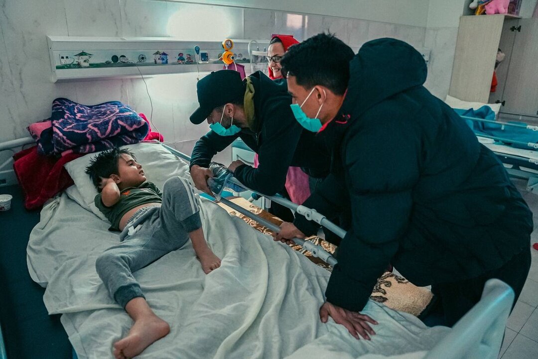 بیرانوند و بازیکنان تراکتور در یک دیدار ویژه | تصاویر