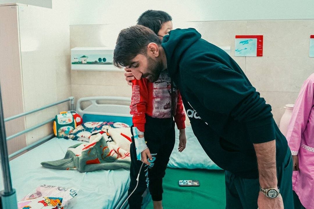 بیرانوند و بازیکنان تراکتور در یک دیدار ویژه | تصاویر