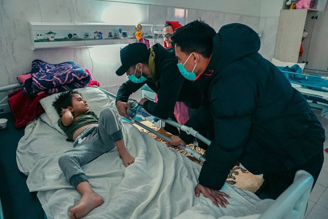 بیرانوند و بازیکنان تراکتور در یک دیدار ویژه | تصاویر