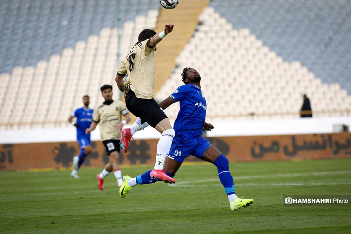 بازی فوتبال استقلال و شمس آذر قزوین