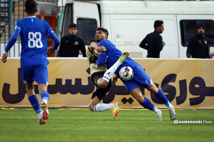 بازی فوتبال استقلال و شمس آذر قزوین