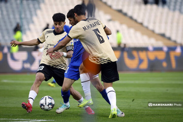 بازی فوتبال استقلال و شمس آذر قزوین