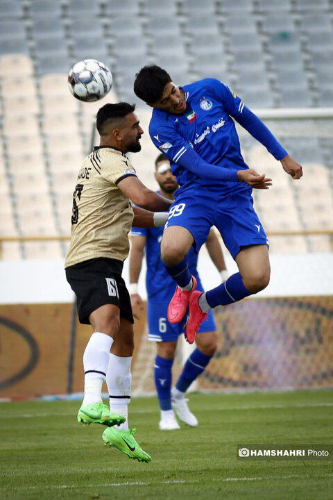 بازی فوتبال استقلال و شمس آذر قزوین