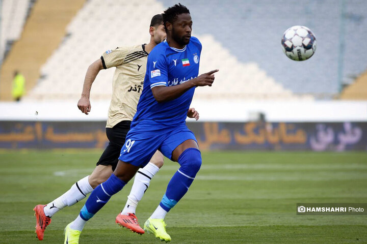 بازی فوتبال استقلال و شمس آذر قزوین