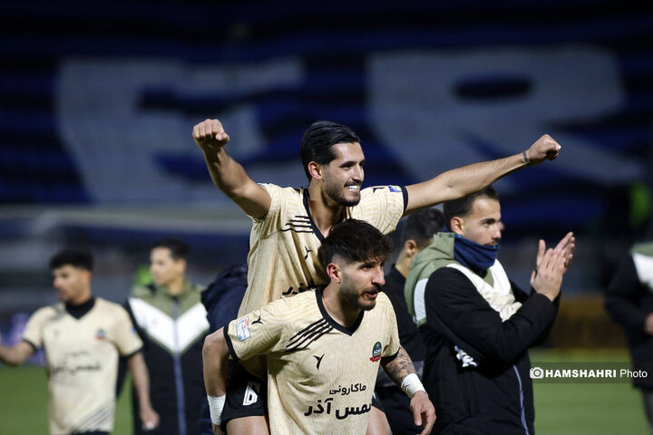 بازی فوتبال استقلال و شمس آذر قزوین