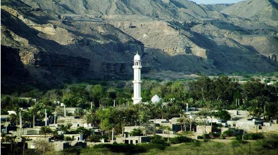 عکس گورستان جن ها در چابهار ؛ محلیها جرئت ندارند شبها به این قبرستان بروند !