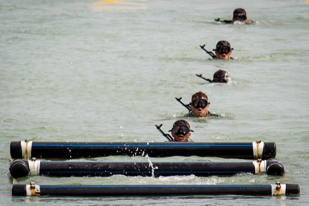 تمرینات استقامت جسمانی تفنگداران نیروی دریایی ارتش | تصاویر