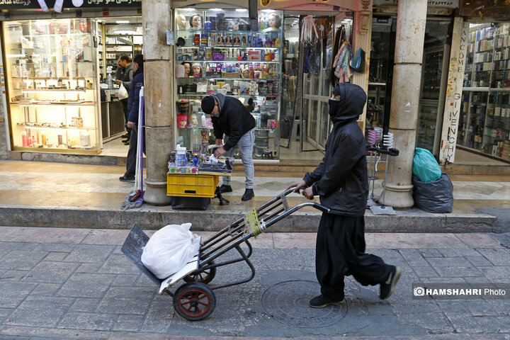 کوچه مروی صنف عطر و ادکلن فروشها
