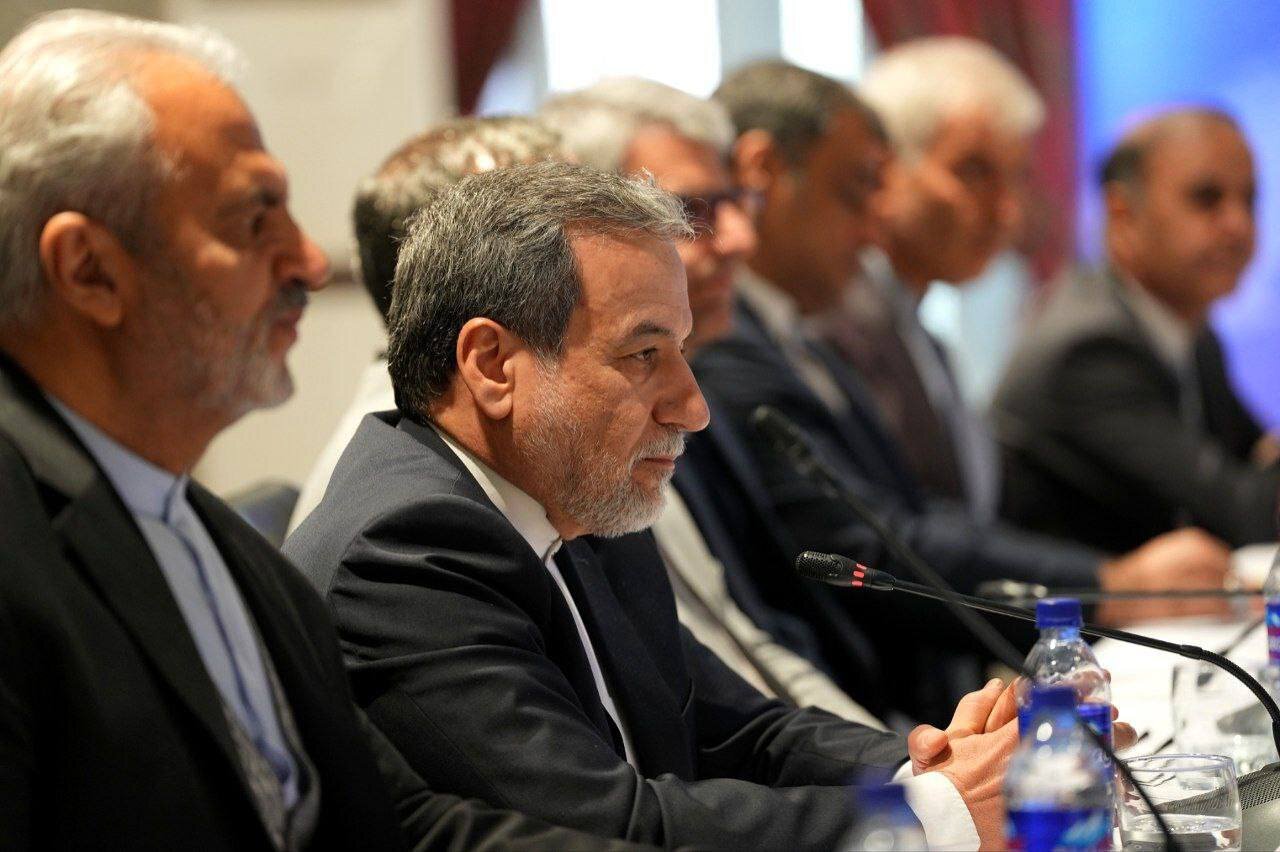 در دیدار عراقچی با امیرخان متقی چه گذشت؟ | امیدواریم این دیدار سطح روابطمان را ارتقا دهد