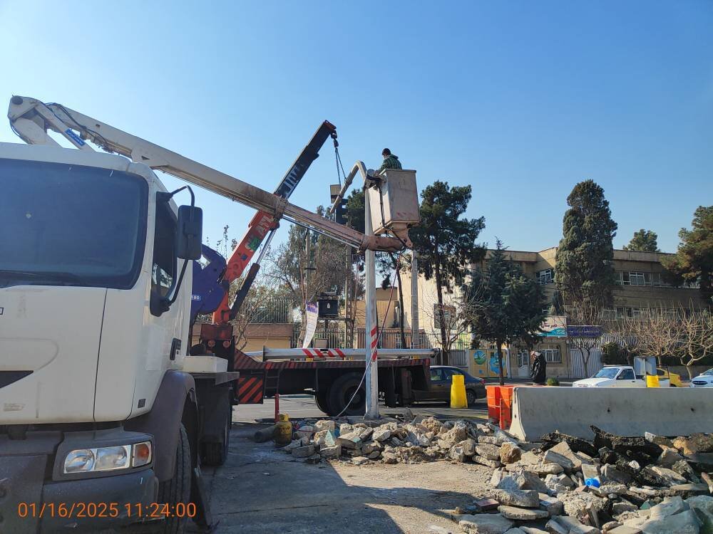 ایمنسازی بزرگراه شهیدکریمی با انتقال ایستگاههای اتوبوس