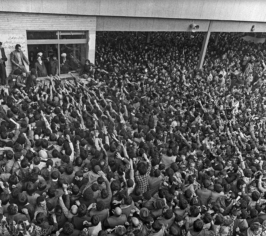 مدرسهای که مقر فرماندهی انقلاب شد