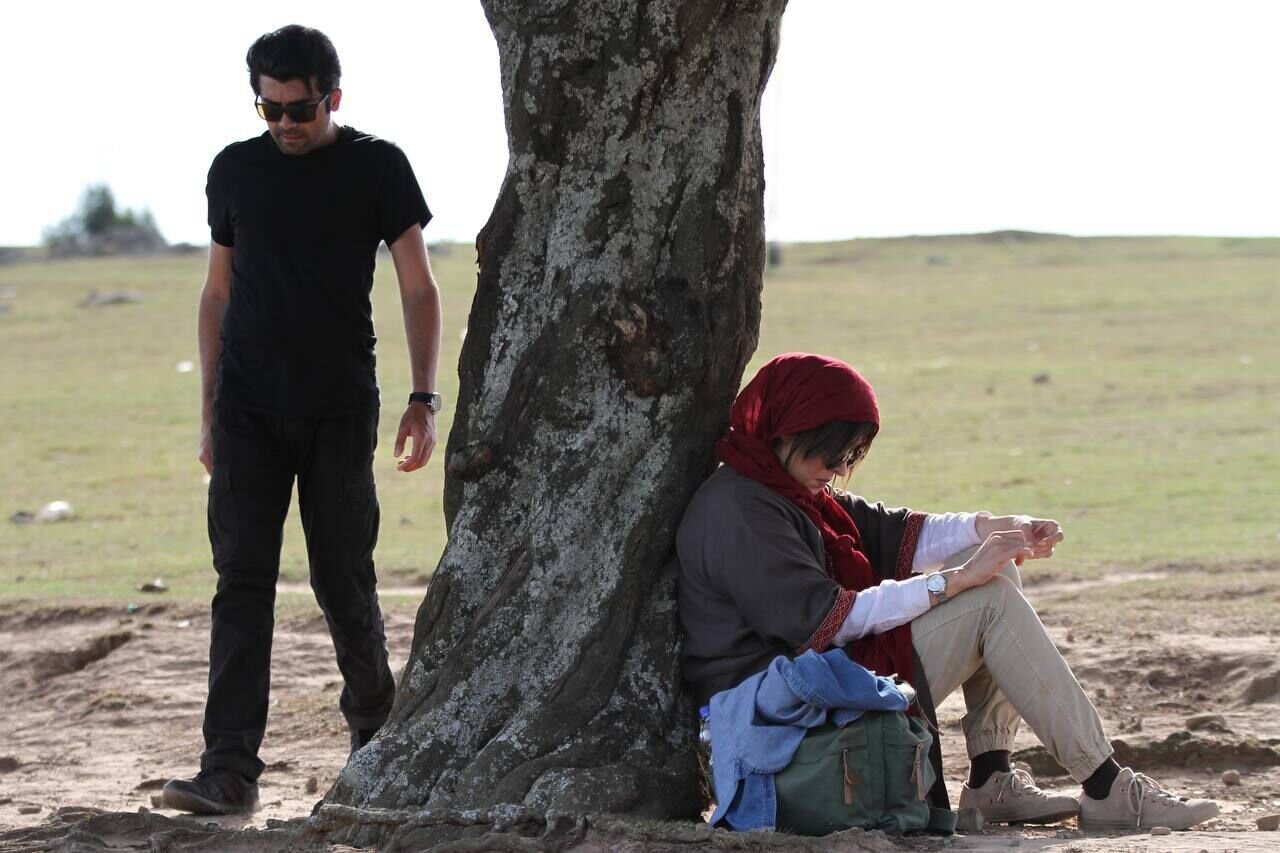 مهتاب کرامتی و آنجلینا جولی قرار بود در فیلم من باشند | ما در آفریقای جنوبی دستگیر شدیم | ناگفتههای کارگردان «مراسم ویژه»