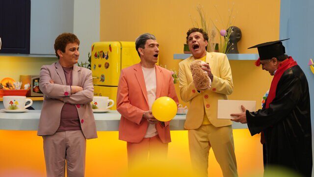 عموهای فیتیله‌ای با دوقلوها به تلویزیون می‌‎آیند | تصاویر