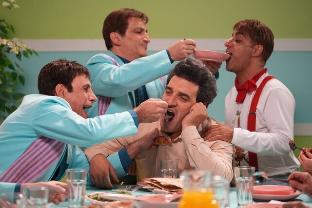 عموهای فیتیلهای با دوقلوها به تلویزیون میآیند | تصاویر