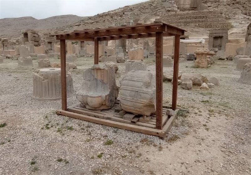 تخریب در تخت جمشید | ابهامات درباره متلاشی شدن گلستون کاخ صد ستون + عکس