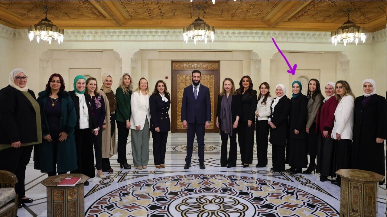 اولین تصویر از همسر جولانی در یک دیدار عمومی | عکس