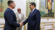 فرستاده ویژه ترامپ با مادورو دیدار کرد؛ رئیس‌جمهور ونزوئلا خواستار «آغازی تازه» در روابط با آمریکا شد | ۶ زندانی آمریکایی آزاد شدند