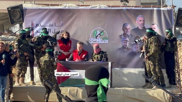 تبادل اسرا با خودروی غنیمتی از اسرائیل+ تصاویر | الجزیزه: حماس برای تلآویو غافلگیری دارد | تعجب رسانه های صهیونیستی از سلاحهای ویژه نیروهای قسام