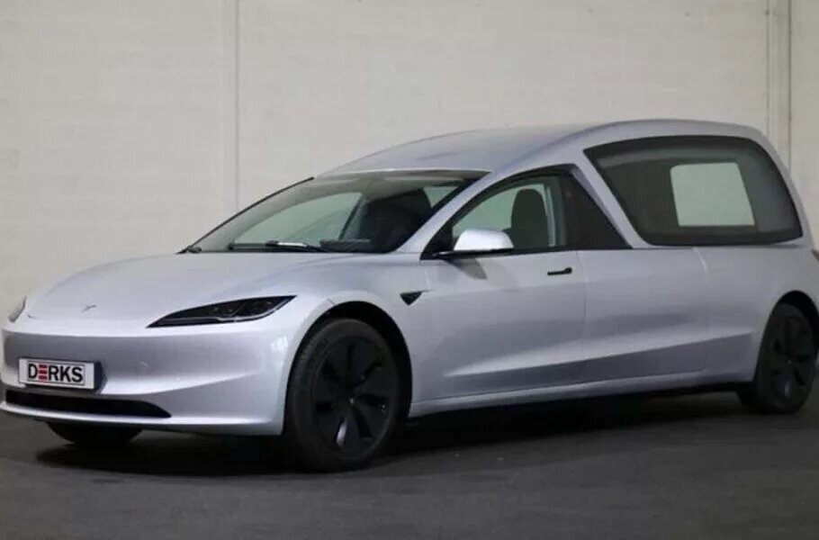 نَعشکِش لاکچری ایلان ماسک | عکس