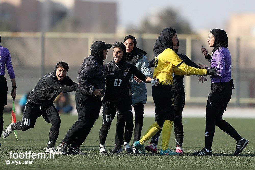 درگیری در فوتبال زنان ؛ دیدار تام و سپاهان اصفهان | تصاویر