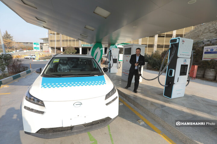 رونمایی از تاکسی برقیهای جدید تهران