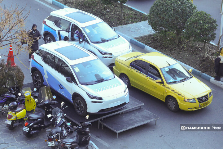 رونمایی از تاکسی برقیهای جدید تهران