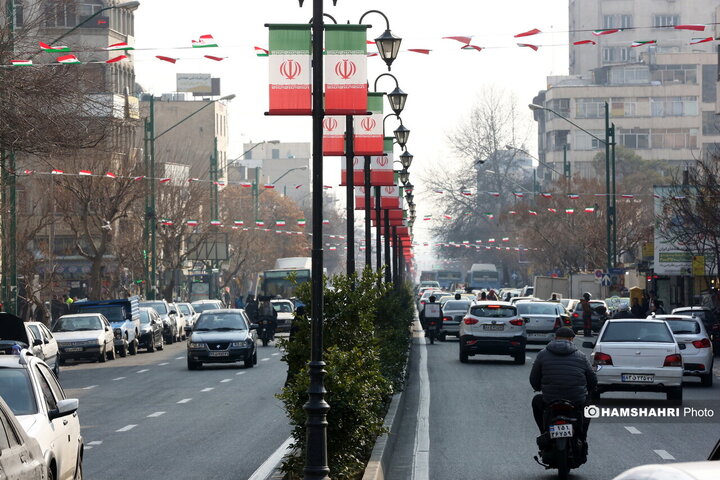 آذین بندی خیابانها به مناسبت دهه ی فجر