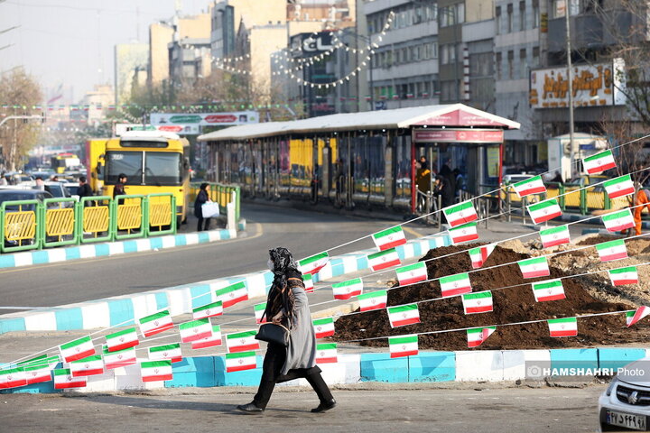 آذین بندی خیابانها به مناسبت دهه ی فجر