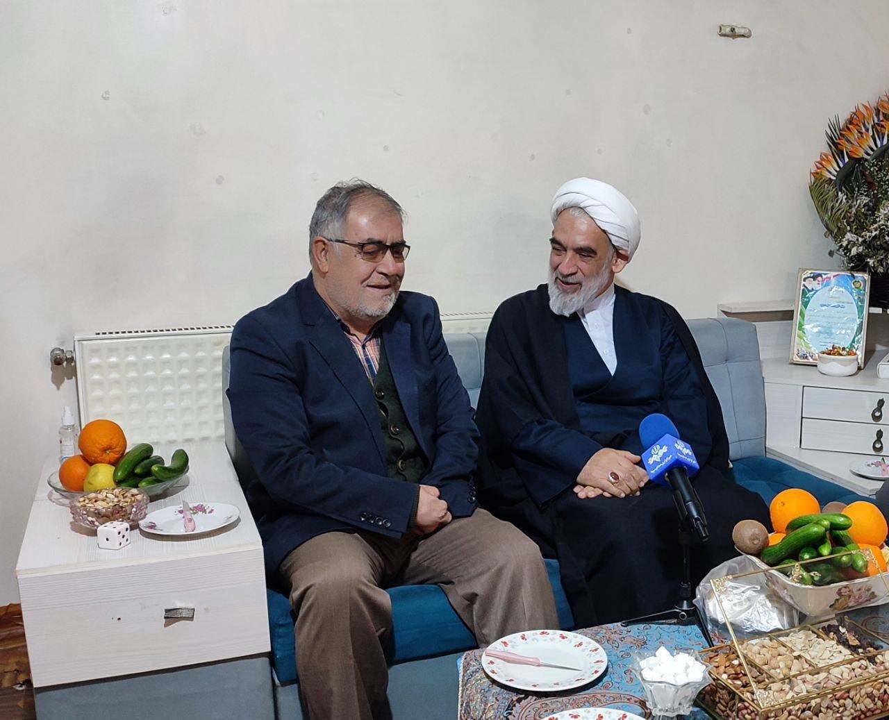 نمایندگان رهبر انقلاب در منزل جانبازان | تصاویر