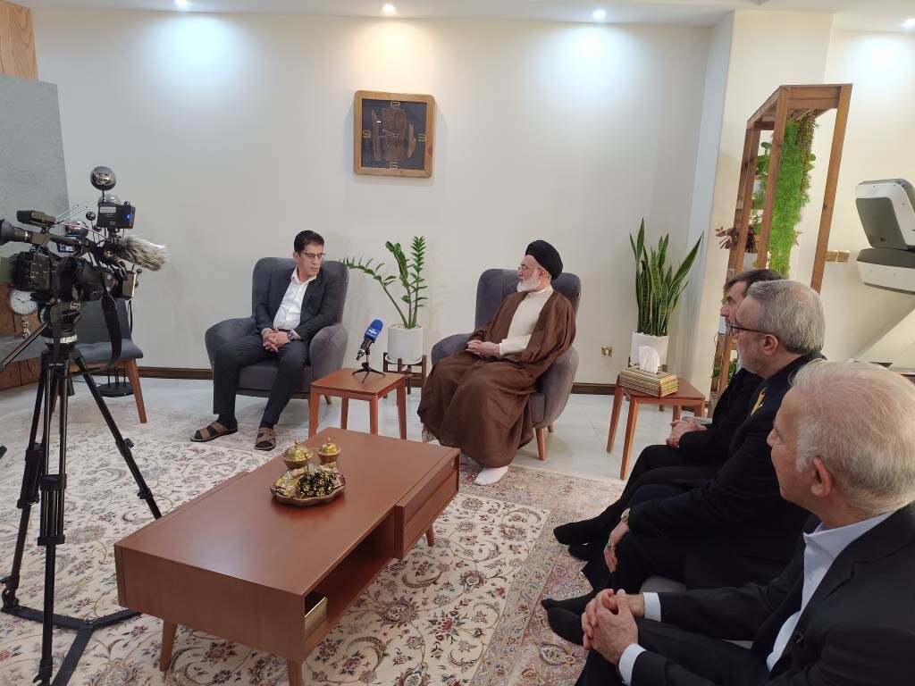 نمایندگان رهبر انقلاب در منزل جانبازان | تصاویر